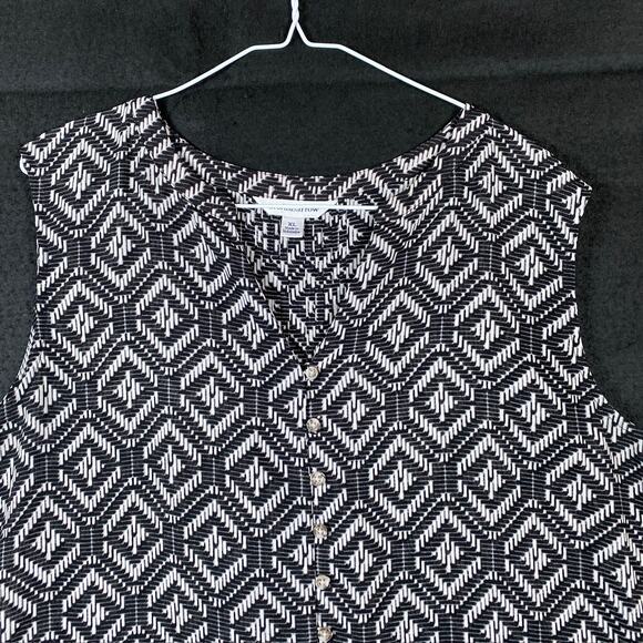 Croft & Barrow Womens Shirt Black White Button Down Geometric Sleeveless Tank XL - Picture 2 of 10
